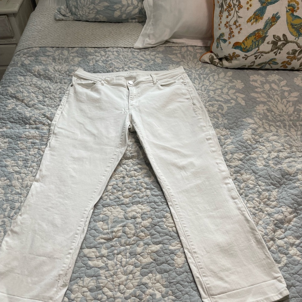 LOFT Mid rise White Modern Ankle Cropped Kick Flare